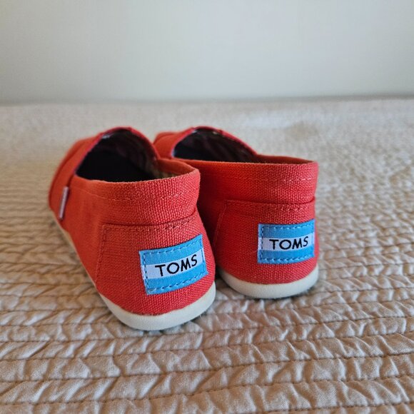 TOMS Red Canvas Women’s Size 5 Shoes - NWOT - Picture 5 of 13